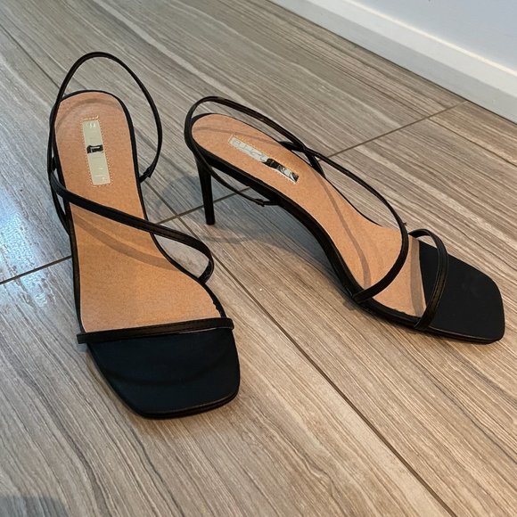 Princess Polly Montague Heels - Brand New - Picture 2 of 3